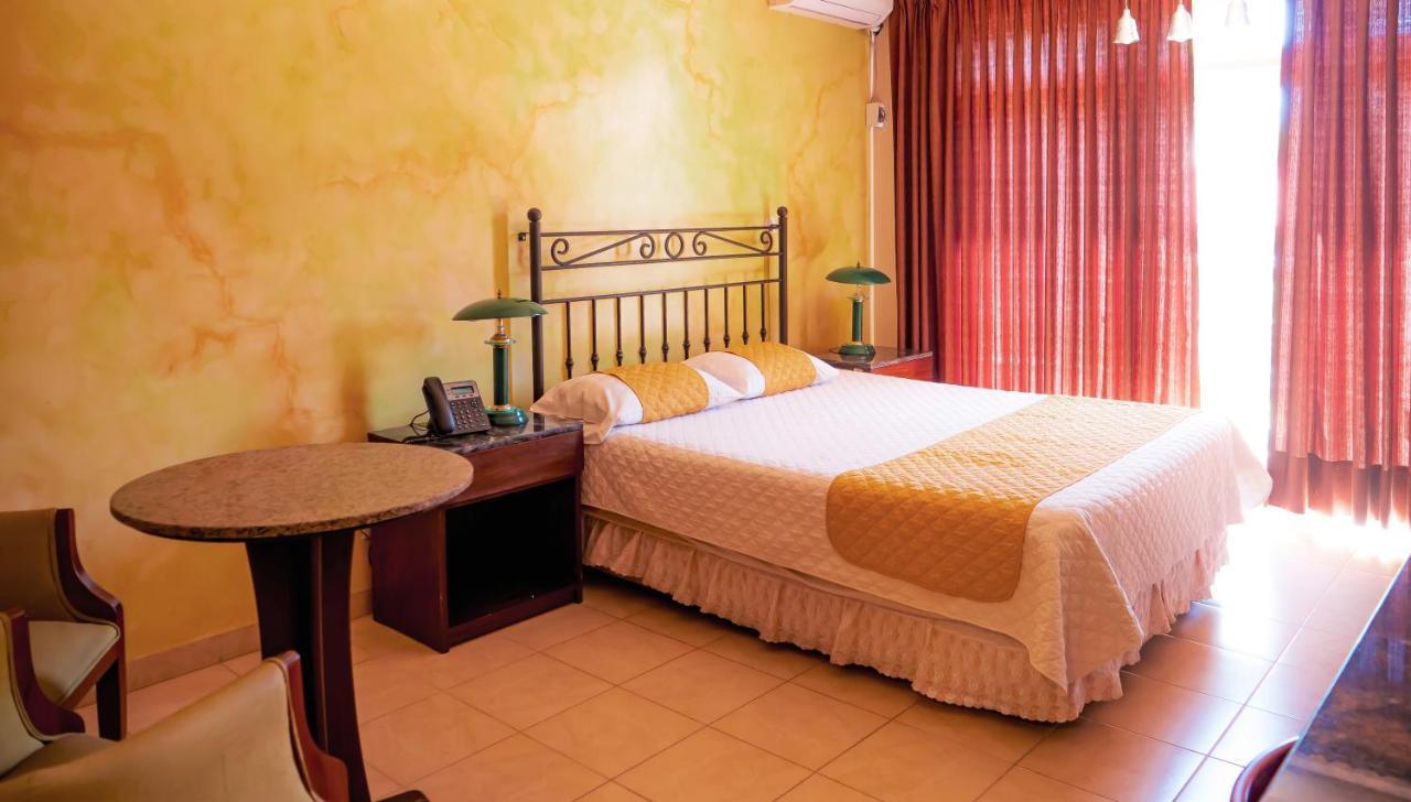 Hotel Los Ceibos Tarija Extérieur photo